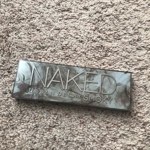 Urban Decay Naked Smoky palette